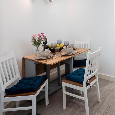 Charming Apartment In The Heart Of Pimlico Londra Exterior foto
